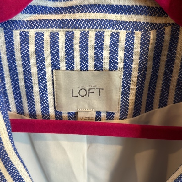 Loft 54% linen blue/white pinstriped one button blazer size 0 - Picture 2 of 5
